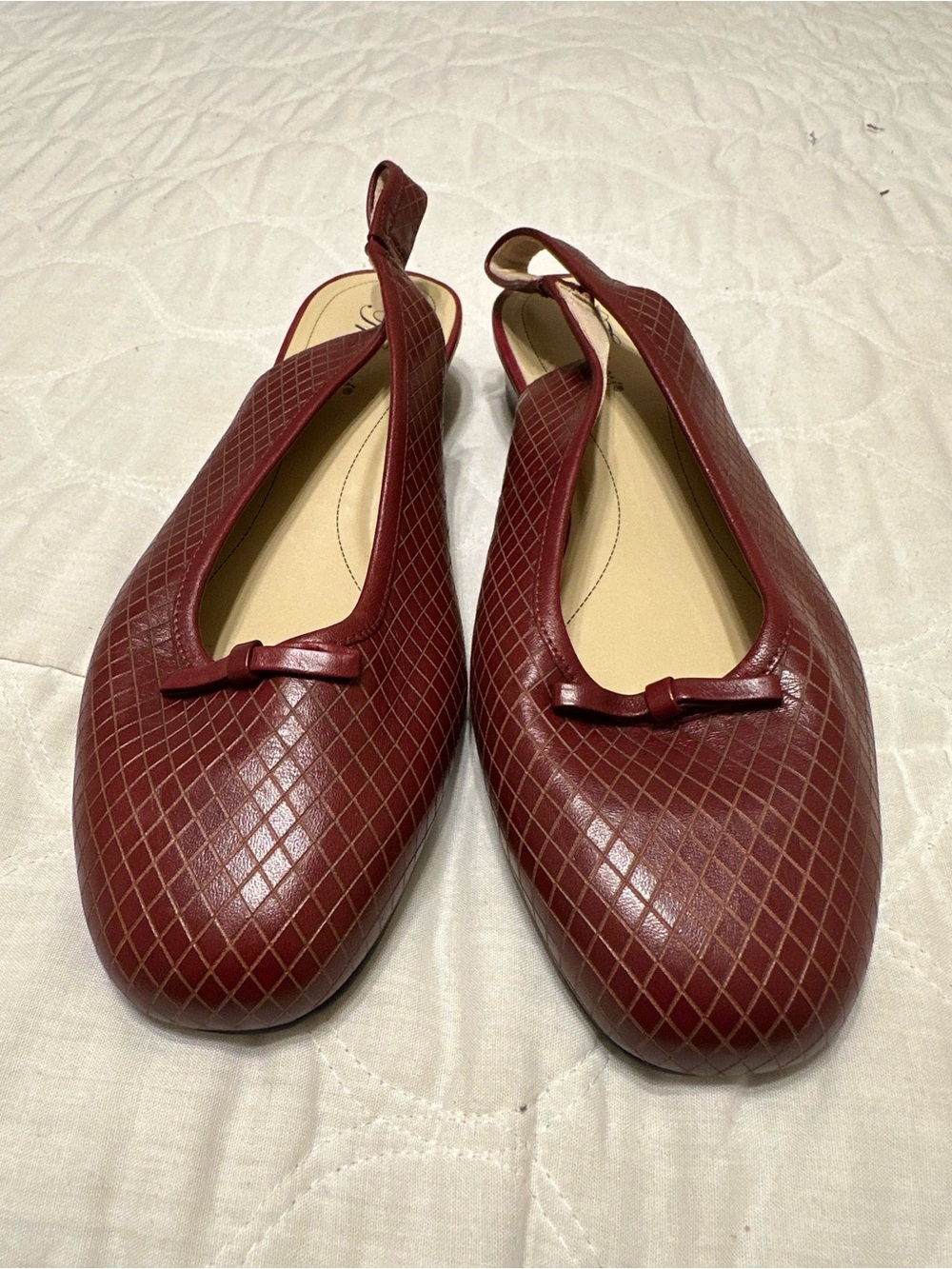 Trotters Wine Diamond-Pattern Slingback Flats with Toe Bow (Preowned) (Size 9ww)